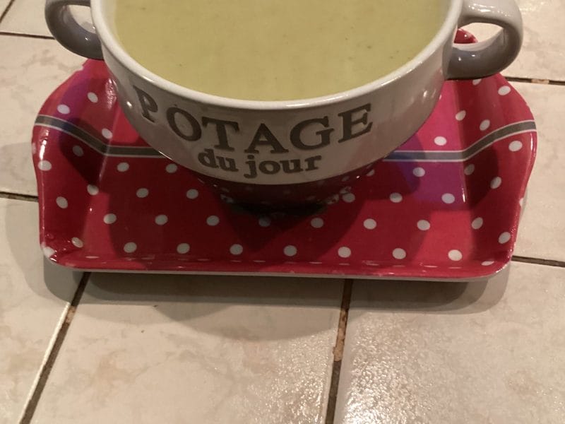Cliquez pour zoomer ! Velouté de brocoli et feta Thermomix par carolee77