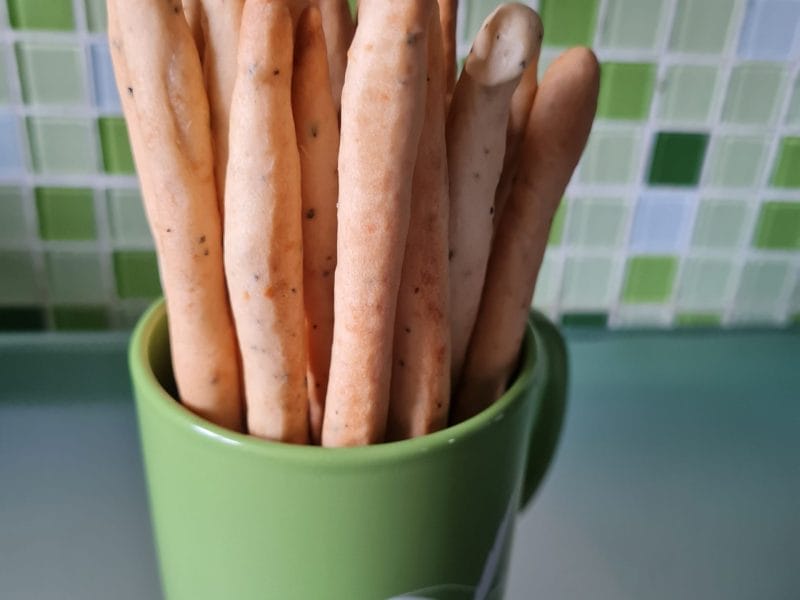 Cliquez pour zoomer ! Gressins parmesan basilic Thermomix par Mimie LTRNR