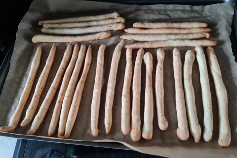 Cliquez pour zoomer ! Gressins parmesan basilic Thermomix par Mimie LTRNR