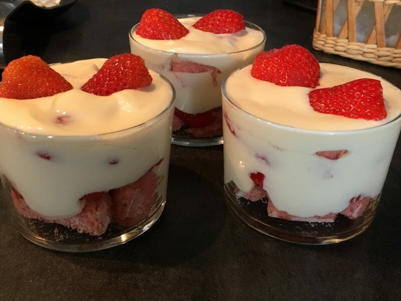 Cliquez pour zoomer ! Délices fraises et chocolat blanc Thermomix par luna24