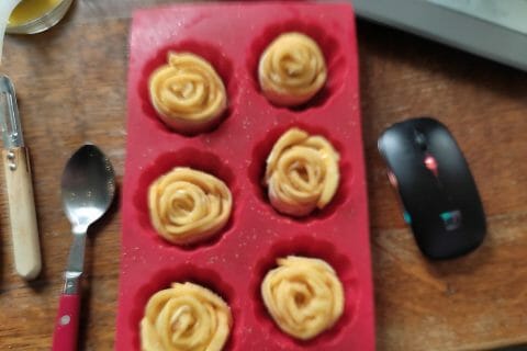 Cliquez pour zoomer ! Roses feuilletées aux pommes Thermomix par Ludileonathan