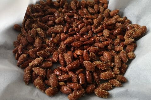 Cliquez pour zoomer ! Amandes grillées à la cannelle et au miel Thermomix par Gougy