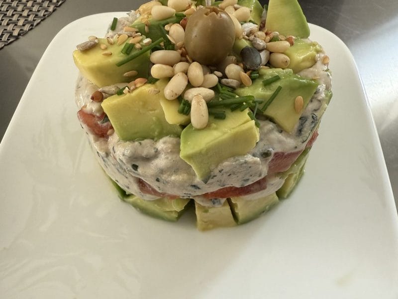 Cliquez pour zoomer ! Avocats aux rillettes de thon au basilic Thermomix par shana45