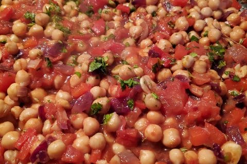Cliquez pour zoomer ! Mijoté de pois chiches à la tomate, thon et poivrons grillés Thermomix par rainette95