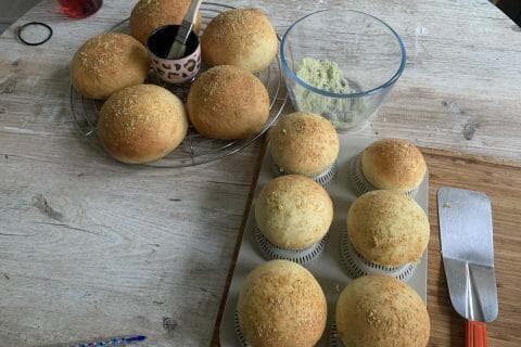 Cliquez pour zoomer ! Pains burger au parmesan et romarin Thermomix par justcallmejames🌸