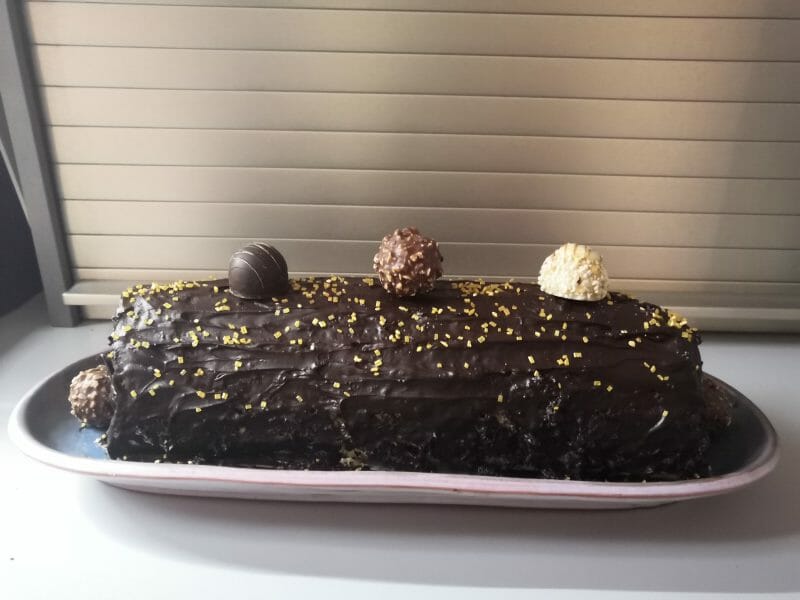 Cliquez pour zoomer ! Bûche Ferrero Rocher Thermomix par Adi