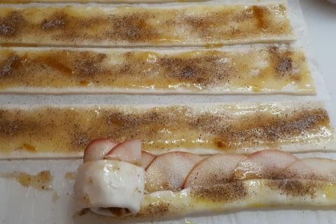 Cliquez pour zoomer ! Roses feuilletées aux pommes Thermomix par salamandre18.