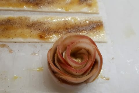 Cliquez pour zoomer ! Roses feuilletées aux pommes Thermomix par salamandre18.