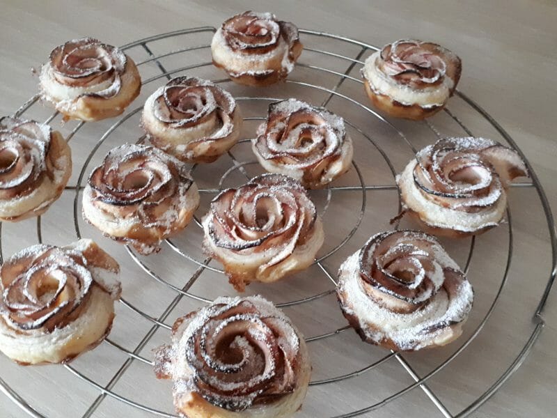Cliquez pour zoomer ! Roses feuilletées aux pommes Thermomix par salamandre18.
