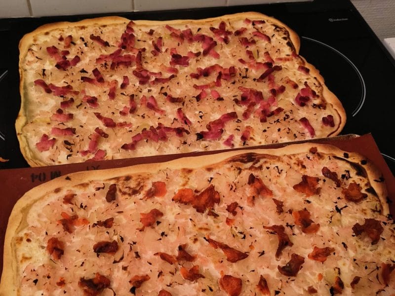 Cliquez pour zoomer ! Tarte flambée rapide au saumon fumé Thermomix par Alex-Leno-BZH
