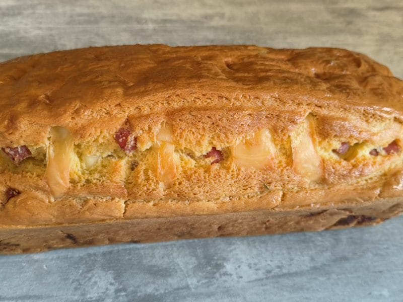 Cliquez pour zoomer ! Cake salé jambon fromage et olives Thermomix par Alex-Leno-BZH