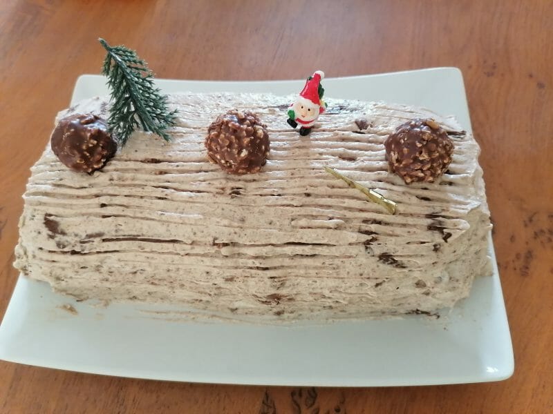 Cliquez pour zoomer ! Bûche Ferrero Rocher Thermomix par Karen2018