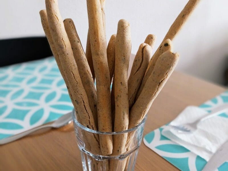 Cliquez pour zoomer ! Gressins parmesan basilic Thermomix par Ky74