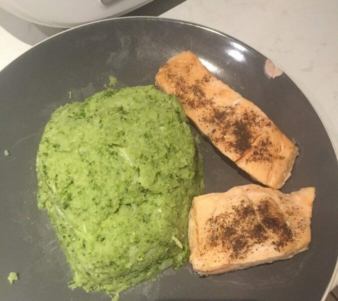 Cliquez pour zoomer ! Saumon sur purée de brocolis Thermomix par zazabnt