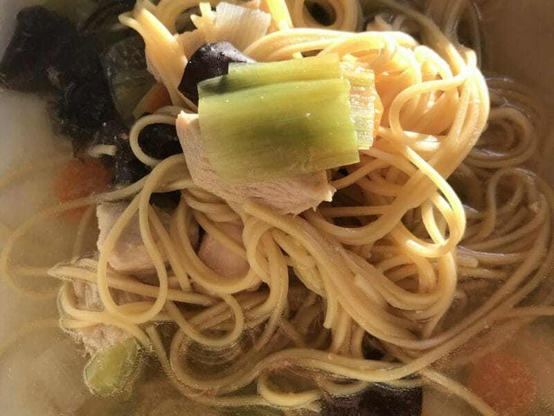 Bouillon Chinois, poulet et poireaux au Thermomix Cookomix