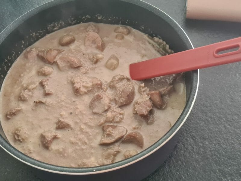 Cliquez pour zoomer ! Rognons de porc sauce madère Thermomix par Marielaure13