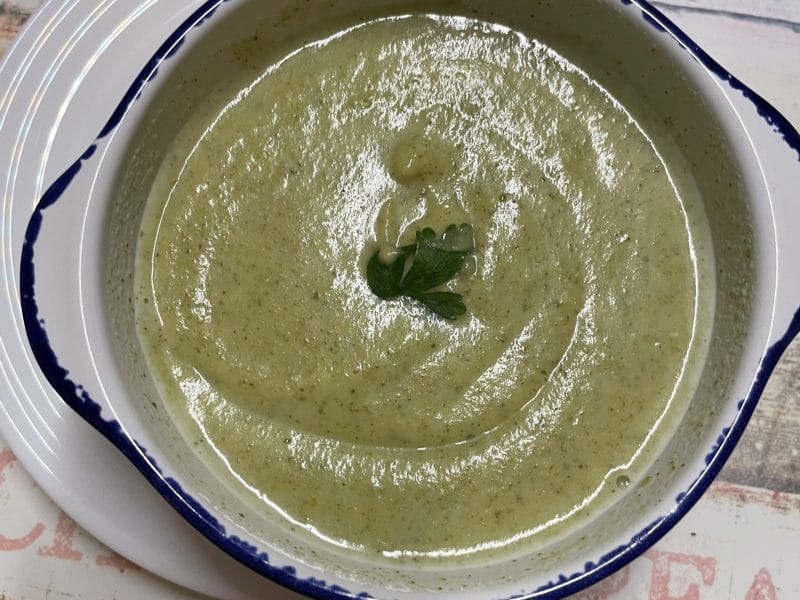Cliquez pour zoomer ! Soupe de brocolis et pommes de terre Thermomix par lulululullucie