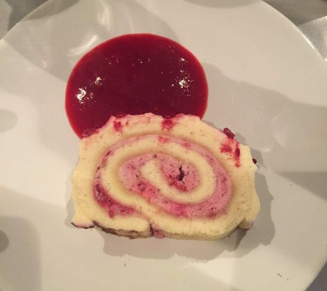 Cliquez pour zoomer ! Bûche de Noël framboises et chocolat blanc Thermomix par Chas