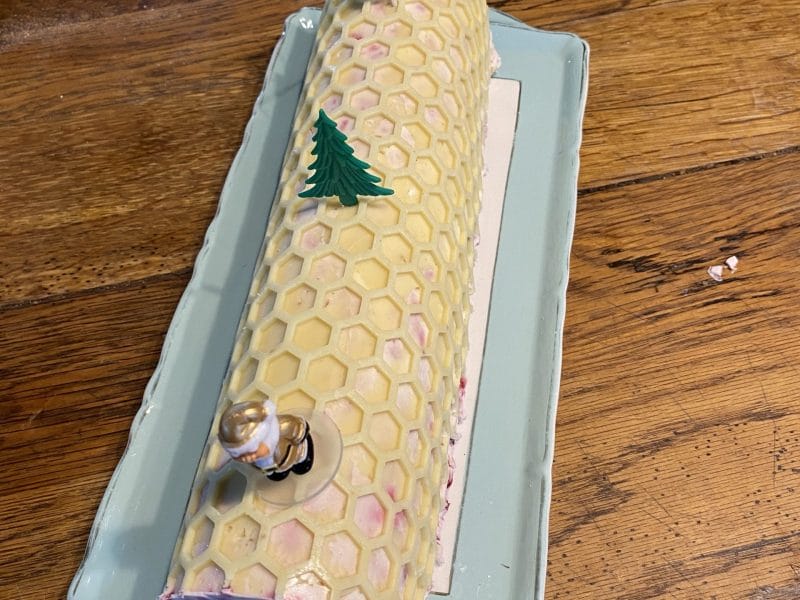 Cliquez pour zoomer ! Bûche de Noël framboises et chocolat blanc Thermomix par elanmaya