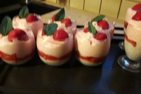 Cliquez pour zoomer ! Mousse de fraises au Thermomix