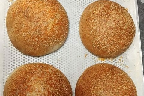 Cliquez pour zoomer ! Pains burger au parmesan et romarin Thermomix par ANNA