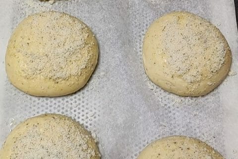 Cliquez pour zoomer ! Pains burger au parmesan et romarin Thermomix par ANNA