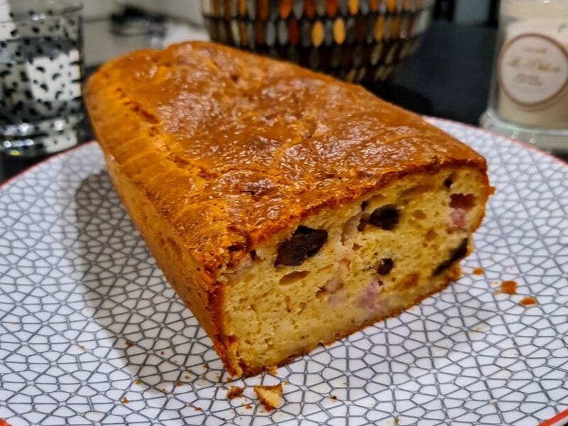 Cliquez pour zoomer ! Cake aux lardons et aux pruneaux Thermomix par Lucie.P