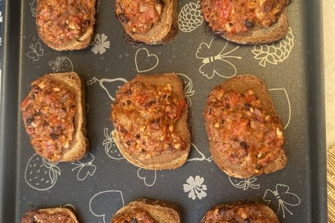 Cliquez pour zoomer ! Crostini tomates, olives et mozzarella Thermomix par originebike
