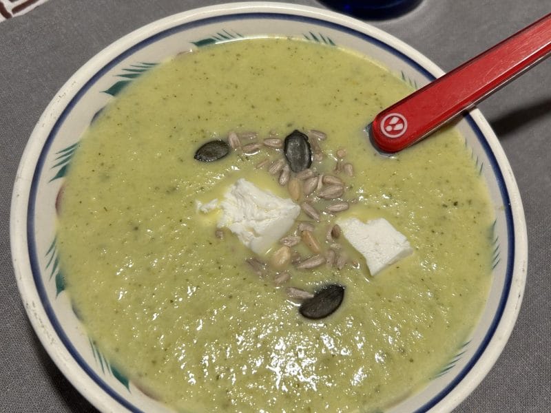 Cliquez pour zoomer ! Velouté de brocoli et feta Thermomix par originebike