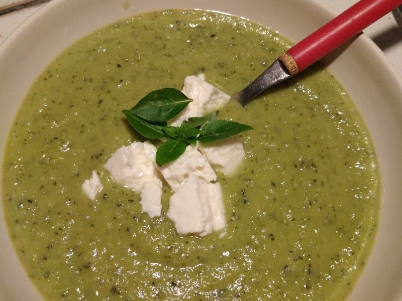 Cliquez pour zoomer ! Velouté de courgettes, petits pois et basilic Thermomix par originebike