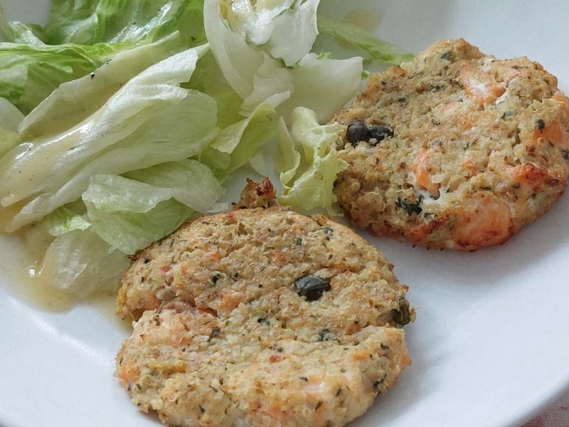 Cliquez pour zoomer ! Galettes de quinoa rouge au saumon Thermomix par ours02