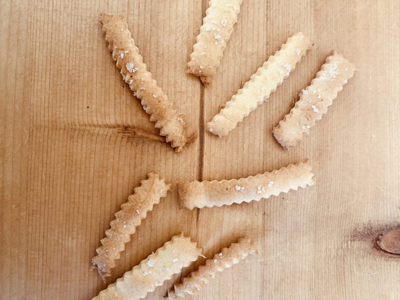 Cliquez pour zoomer ! Sărățele – Biscuits salés au fromage et cumin entier Thermomix par Candyella✨