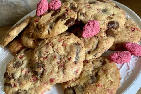 Cliquez pour zoomer ! Cookies aux éclats de pralines roses et pépites de chocolat Thermomix par Candyella✨