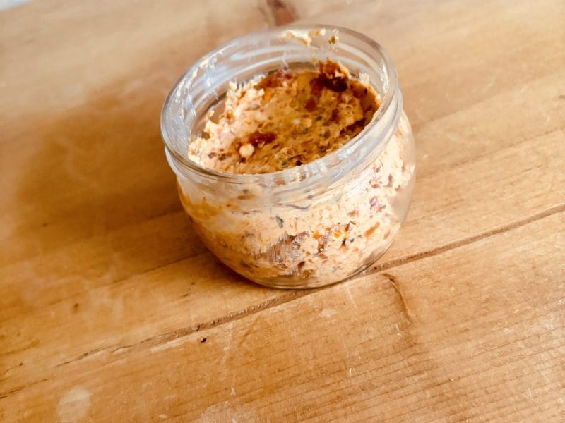 Cliquez pour zoomer ! Beurre aux tomates et à l’ail Thermomix par Candyella✨