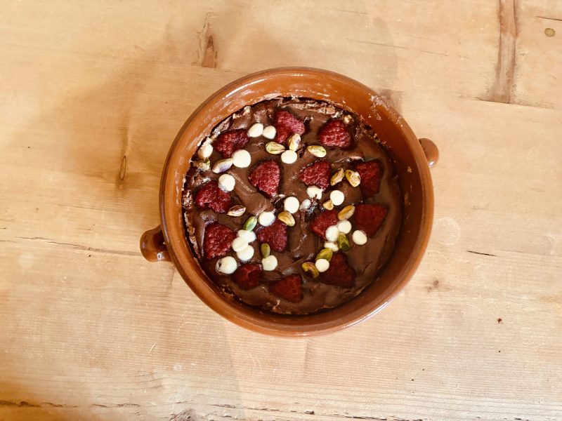 Cliquez pour zoomer ! Brownie framboises, pistaches et pépites de chocolat blanc Thermomix par Candyella✨