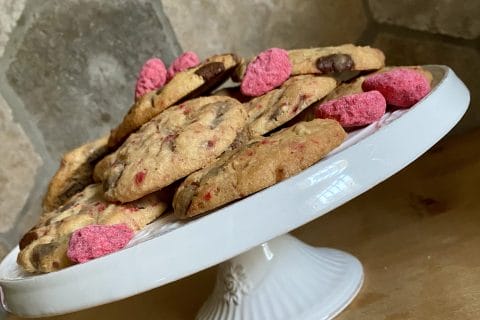 Cliquez pour zoomer ! Cookies aux éclats de pralines roses et pépites de chocolat Thermomix par Candyella✨