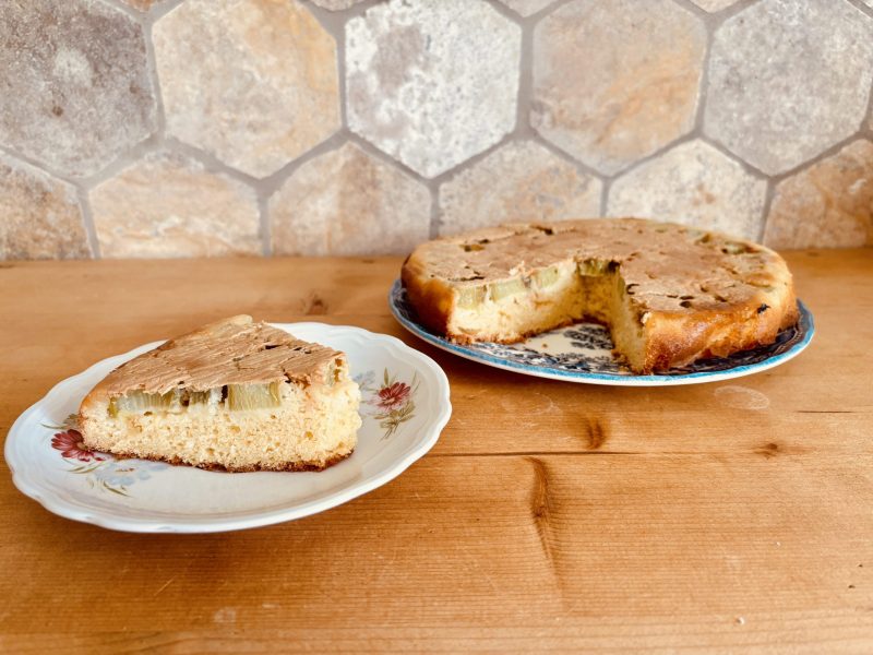 Cliquez pour zoomer ! Gâteau renversé à la rhubarbe et caramel au beurre salé Thermomix par Candyella✨