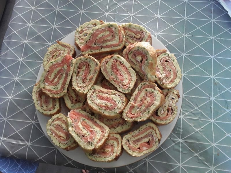 Cliquez pour zoomer ! Roulé aux courgettes et au saumon fumé Thermomix par Fanie84