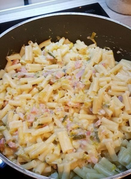 Cliquez pour zoomer ! Tagliatelles à la crème de poireaux Thermomix par Julie_37500