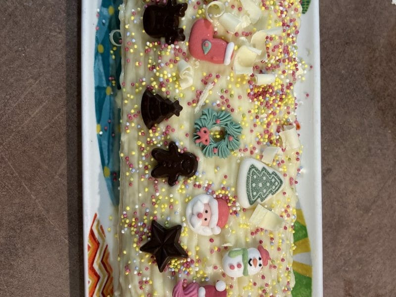 Cliquez pour zoomer ! Bûche de Noël framboises et chocolat blanc Thermomix par coezrc