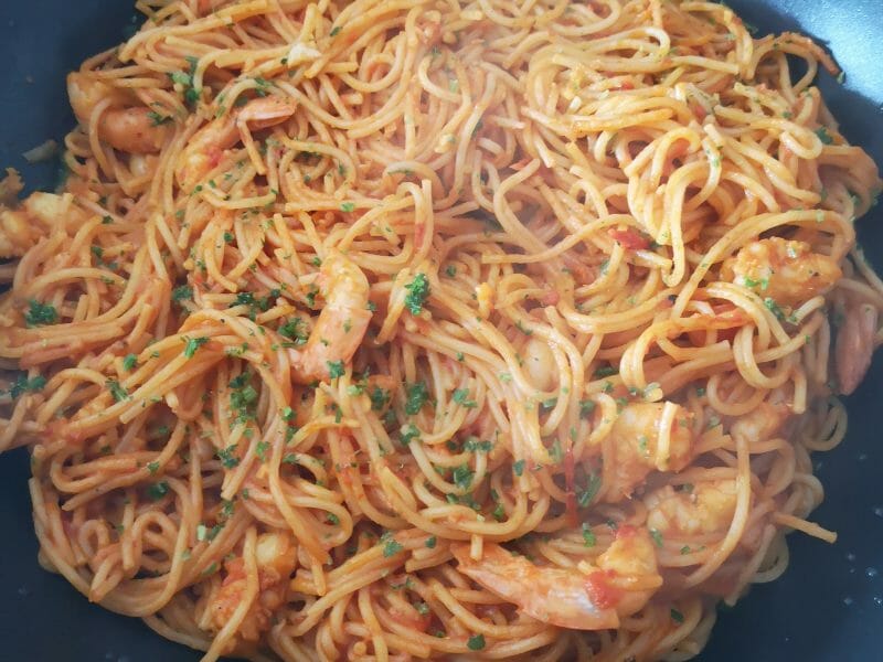 Cliquez pour zoomer ! Spaghettis aux crevettes et à l’ail Thermomix par Maii_1
