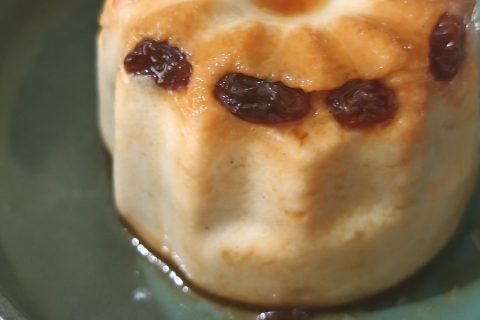 Cliquez pour zoomer ! Gâteau de semoule aux raisins secs Thermomix par cleminthecountry