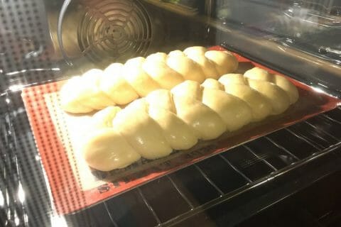 Cliquez pour zoomer ! Brioche tressée à la mie filante Thermomix par poussymix