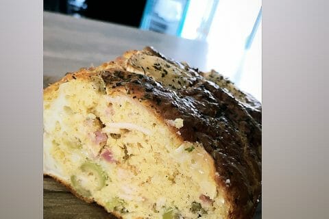 Cliquez pour zoomer ! Cake salé jambon fromage et olives au Thermomix