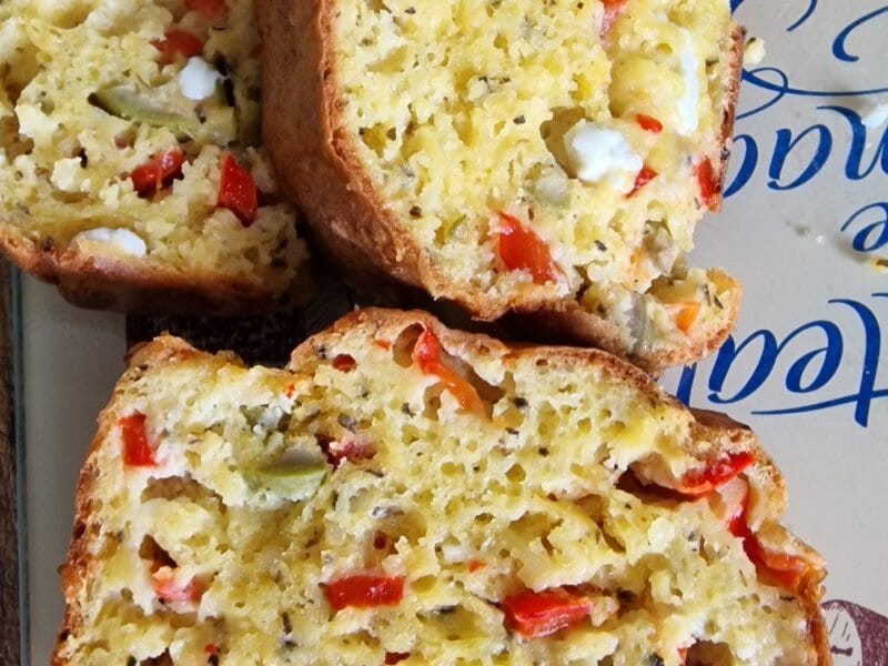 Cliquez pour zoomer ! Cake aux poivrons, fêta et olives Thermomix par Caroluche