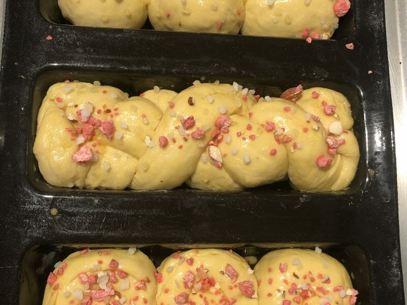 Cliquez pour zoomer ! Brioche aux pralines roses Thermomix par niniee