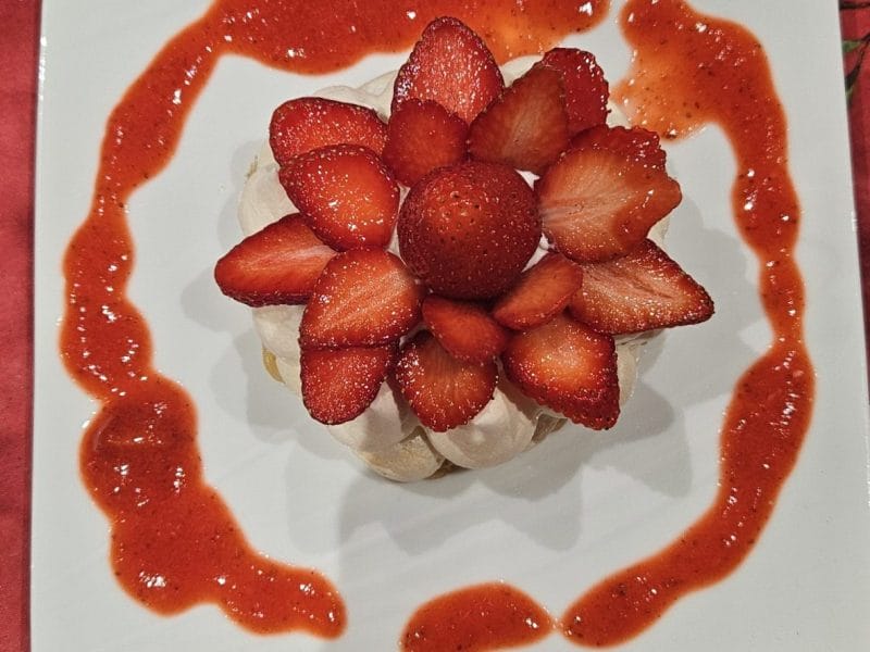 Cliquez pour zoomer ! Mini pavlova aux fraises Thermomix par kiki00