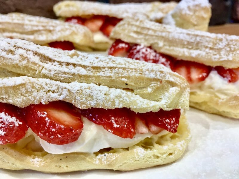 Cliquez pour zoomer ! Éclairs fraises chantilly Thermomix par Laurette04