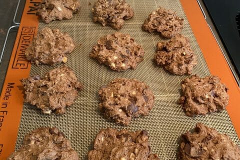 Cliquez pour zoomer ! Cookies aux 3 chocolats et noisettes Thermomix par Didou68