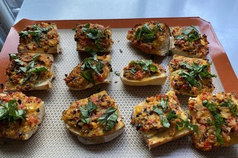 Cliquez pour zoomer ! Crostini tomates, olives et mozzarella Thermomix par Didou68